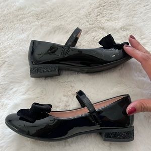 Girls, size 2 (M), patent black dress shoe